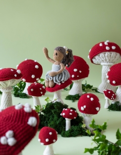 FRI 6pm: Crochet  a Magical Toadstool