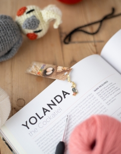 Yolanda the Cockatiel Enamel Centraliser