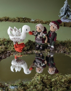 Hansel and Gretel Cross the River