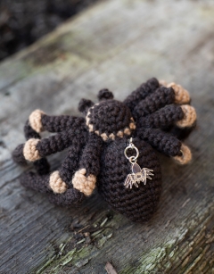 Tara the Tarantula Enamel Centraliser