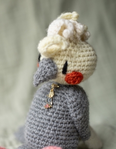 Yolanda the Cockatiel Enamel Centraliser