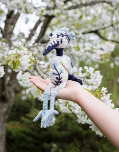 Ling the Crane Figurine