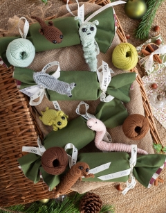 Make and Fill Minibeasts Cracker Bundle